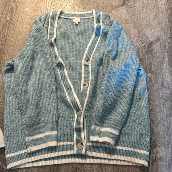 Oversized thick button up cardigan - Picture 1 of 5